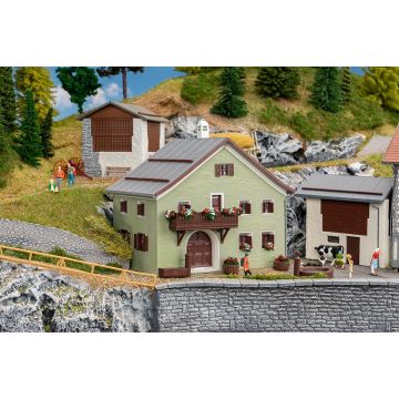 Faller - 1/87 WOONHUIS IN STIJL VAN ENGADIN