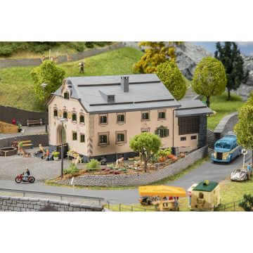 Faller - 1/87 BOERENHUIS UIT ENGADIN SENT (1/23) *
