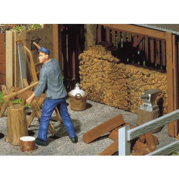 Pola - Holzstapel, Werkzeug